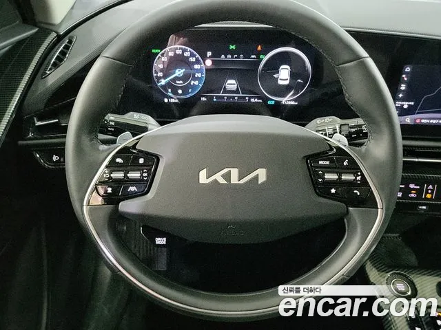 Kia Niro 2022 — фото 9