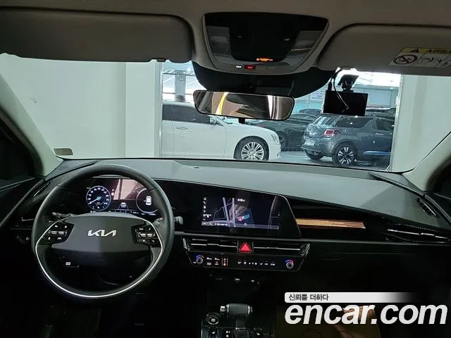 Kia Niro 2022 — фото 10