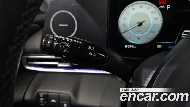 Hyundai AVANTE 2021 — фото 16
