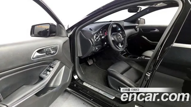 Mercedes-Benz A-Class 2018 — фото 10