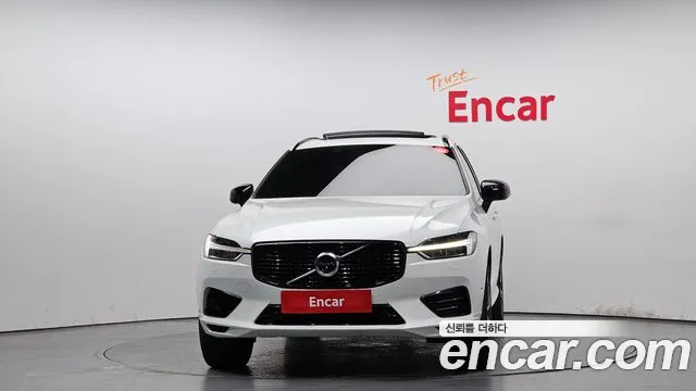 Volvo XC60 2021 — фото 3