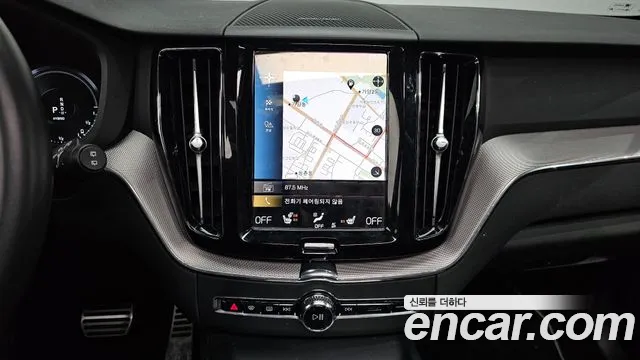 Volvo XC60 2021 — фото 14