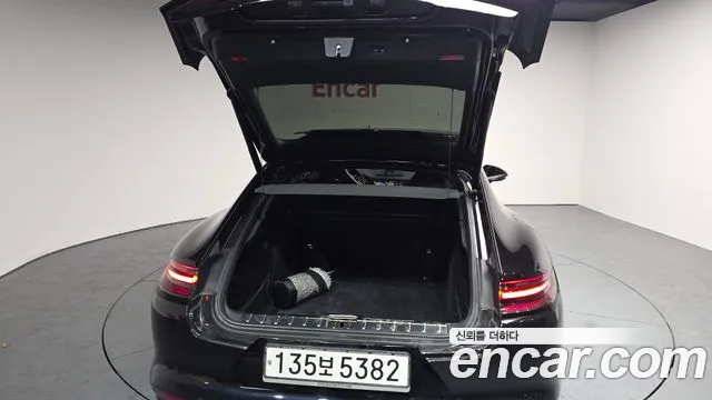 Porsche Panamera 2020 — фото 20