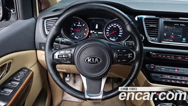 Kia Canival 2016 — фото 13