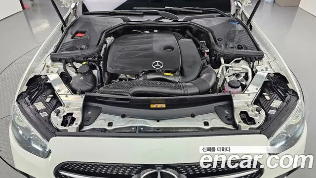 Mercedes-Benz E-Class 2022 — фото 6
