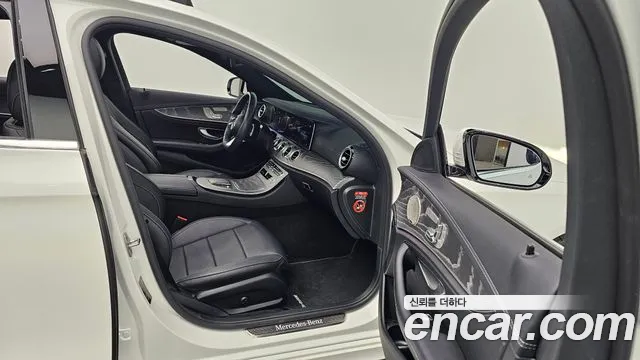 Mercedes-Benz E-Class 2022 — фото 10