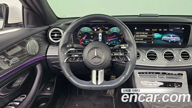 Mercedes-Benz E-Class 2022 — фото 13