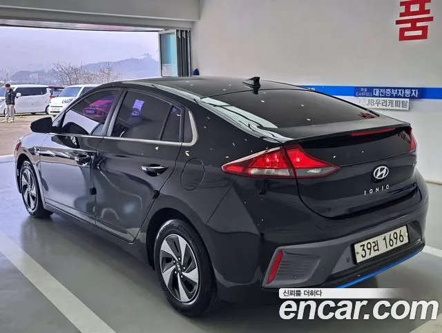 Hyundai Ioniq 2019 — фото 2