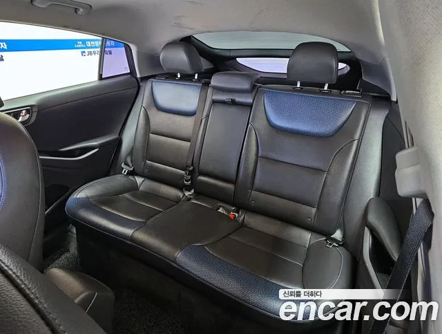 Hyundai Ioniq 2019 — фото 9