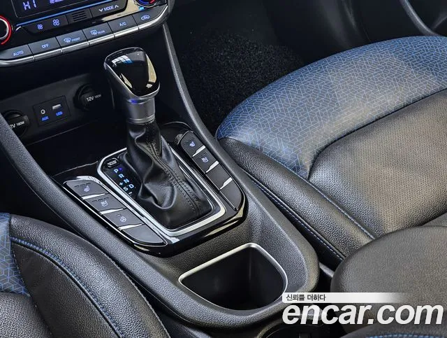 Hyundai Ioniq 2019 — фото 16