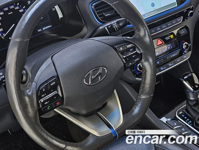 Hyundai Ioniq 2019 — фото 17