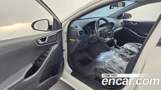 Hyundai Ioniq 2016 — фото 10