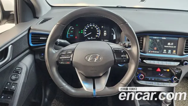 Hyundai Ioniq 2016 — фото 13