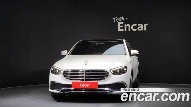 Mercedes-Benz E-Class 2022 — фото 3