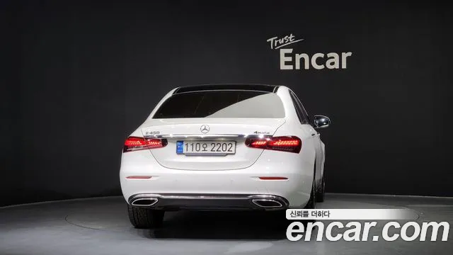 Mercedes-Benz E-Class 2022 — фото 4