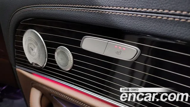 Mercedes-Benz E-Class 2022 — фото 19