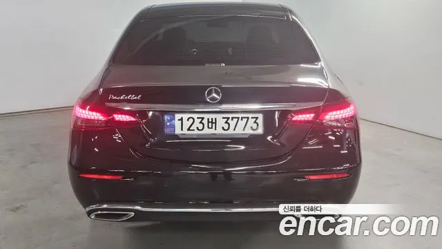 Mercedes-Benz E-Class 2021 — фото 4
