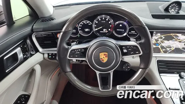 Porsche Panamera 2018 — фото 13
