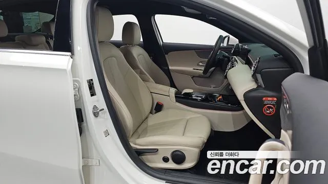 Mercedes-Benz A-Class 2021 — фото 10