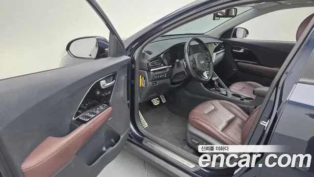 Kia Niro 2020 — фото 10