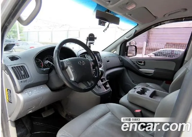Hyundai Starex 2019 — фото 9