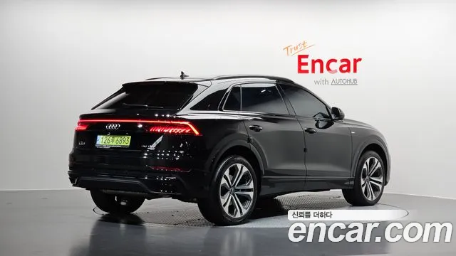 Audi Q8 2023 — фото 2