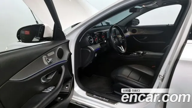 Mercedes-Benz E-Class 2019 — фото 11