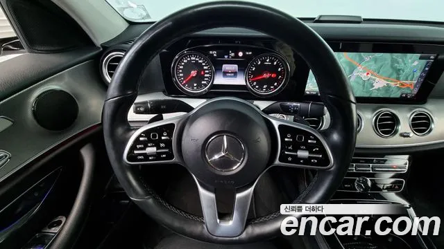 Mercedes-Benz E-Class 2019 — фото 13