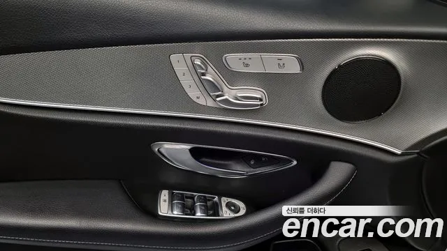 Mercedes-Benz E-Class 2019 — фото 17