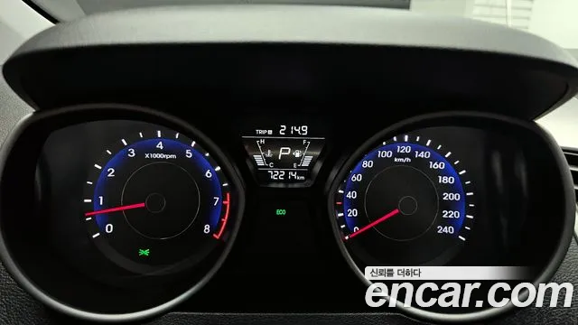 Hyundai AVANTE 2015 — фото 8