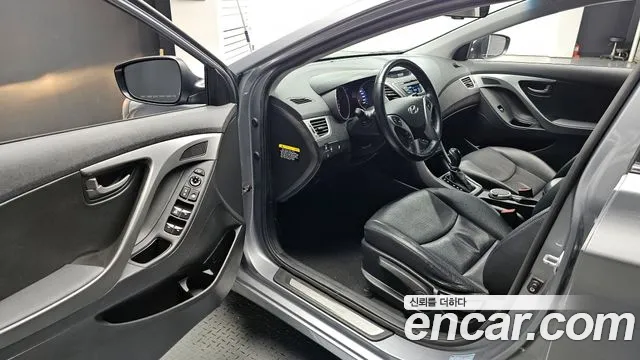 Hyundai AVANTE 2015 — фото 10