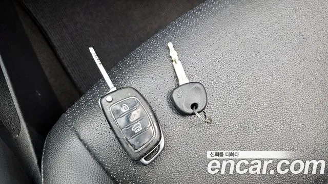 Hyundai AVANTE 2015 — фото 19