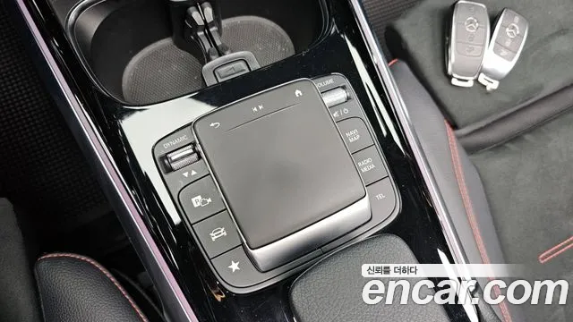 Mercedes-Benz GLB-Class 2021 — фото 17