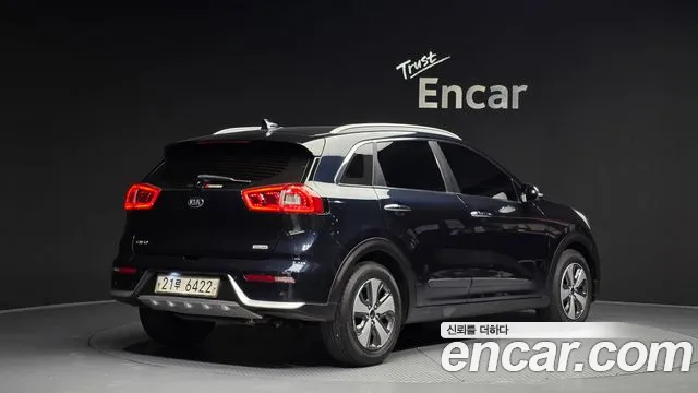 Kia Niro 2017 — фото 2