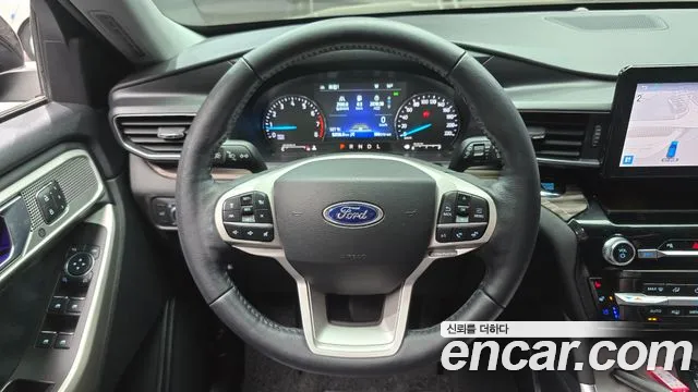 Ford Explorer 2022 — фото 14
