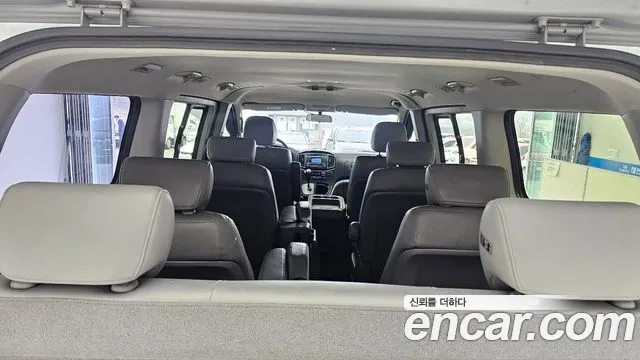Hyundai Starex 2016 — фото 8