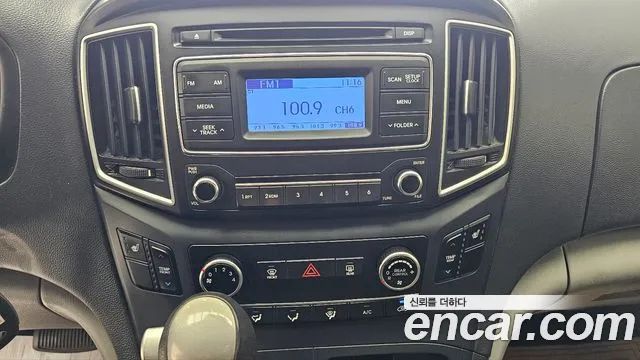 Hyundai Starex 2016 — фото 12