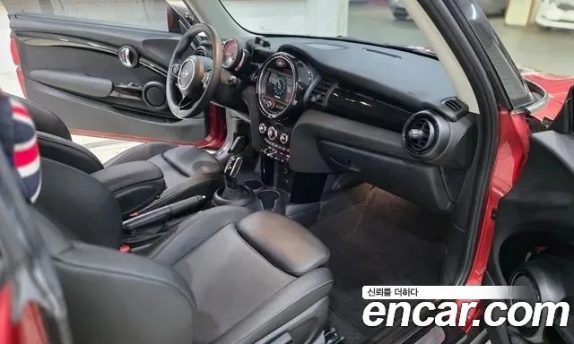 Mini Cooper 2020 — фото 10