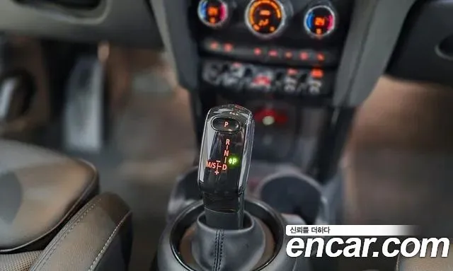 Mini Cooper 2020 — фото 14