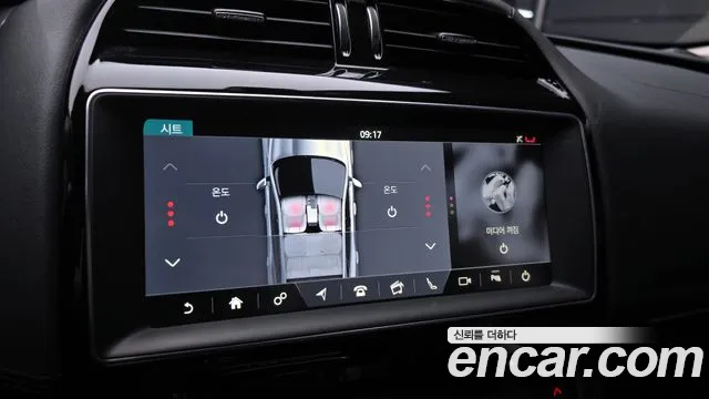 Jaguar F-PACE 2019 — фото 15