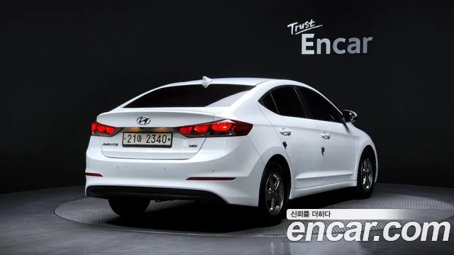 Hyundai AVANTE 2018 — фото 2