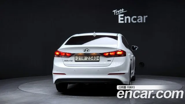 Hyundai AVANTE 2018 — фото 4