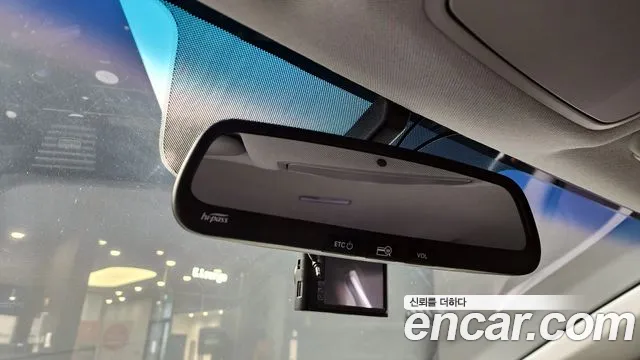 Hyundai AVANTE 2018 — фото 17
