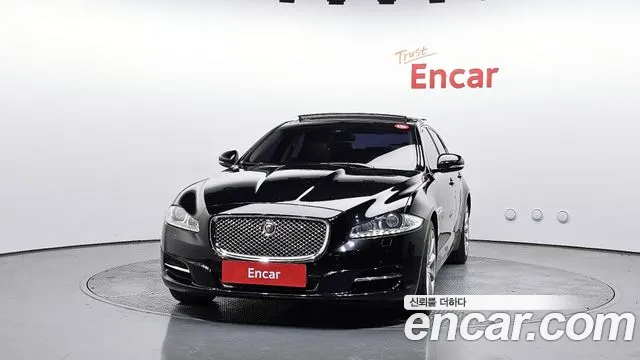 Jaguar XJ 2015 — фото 3