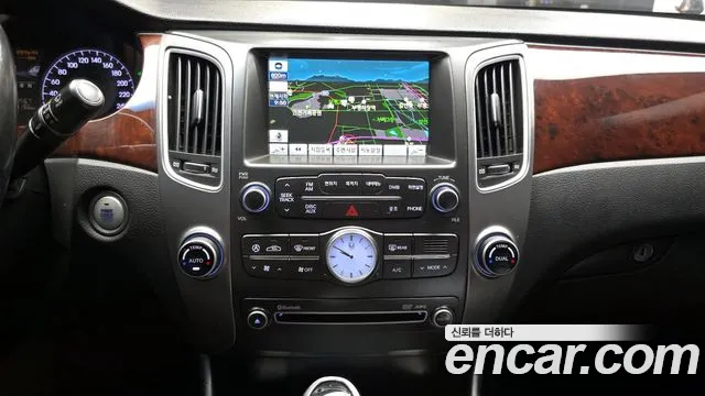 Hyundai Equus 2012 — фото 15