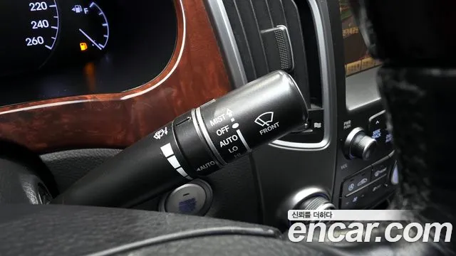 Hyundai Equus 2012 — фото 17