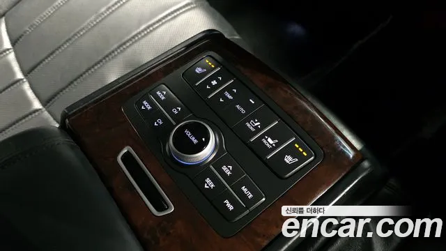 Hyundai Equus 2012 — фото 18