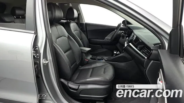 Kia Niro 2022 — фото 10