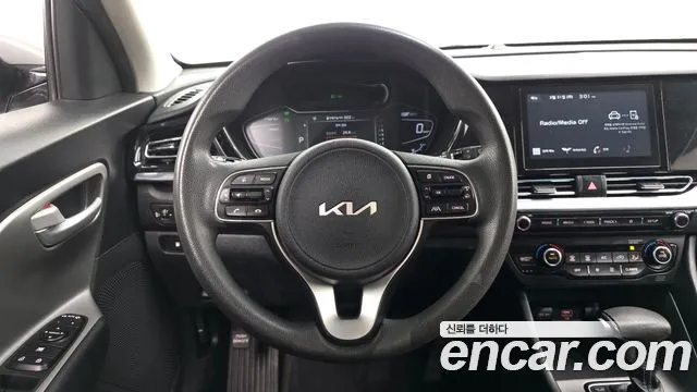 Kia Niro 2022 — фото 13