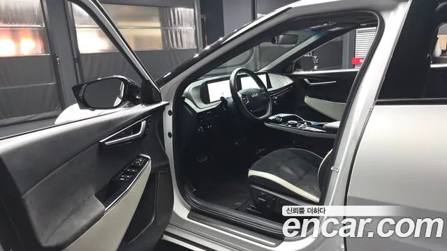 Kia EV6 2023 — фото 10